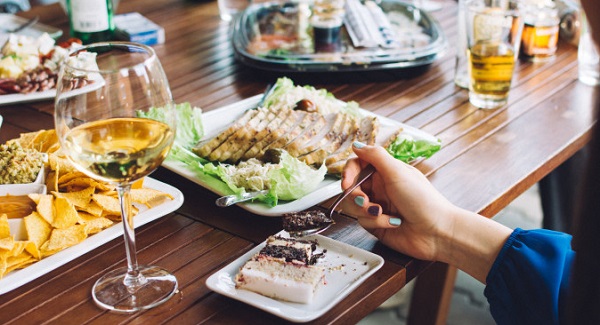 現(xiàn)在的餐飲企業(yè)該如何做好智慧食堂模式？如何解決客戶需求？