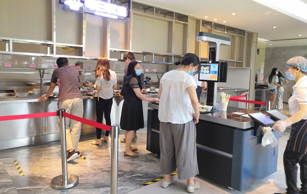 智慧食堂刷臉結(jié)算臺：人臉識別支付更加方便！